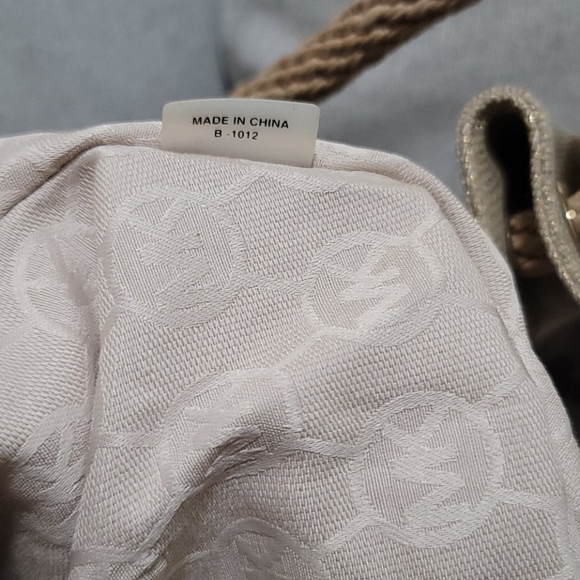 Michael Kors Large Hobo Tote Bag - Picture 16 of 16